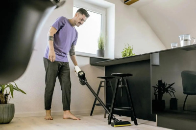 ������� ������ Karcher VC 4 Cordless myHome 140�� ����� (1.198-630.0)