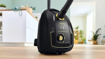 ������� Bosch BGL38GOLD 1700�� ������/����������